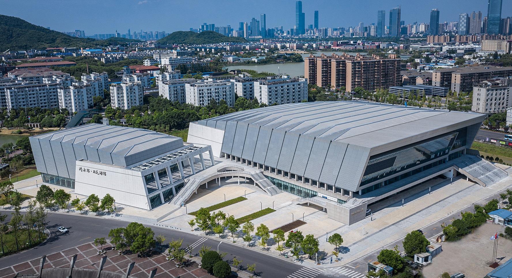 公司承建的中南大學(xué)新校區(qū)體育館（游泳館）建設(shè)工程榮獲兩項（土建、安裝）中國建設(shè)工程魯班獎